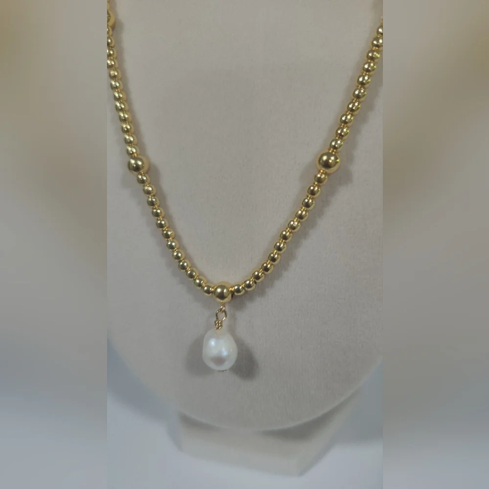 Elegant Gold Beaded Necklace with Pearl Pendant NWOT - Picture 8 of 8